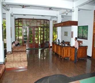 Tour Package - Weekend Special 2 Nights at Symphony Palms & 1 Night at Sentinel)