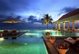 Tour Package - Luxury Beach and Backwater - Leela Kovalam & Raviz Kollam