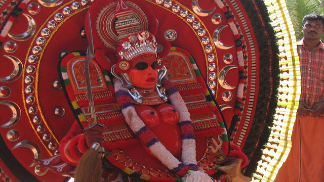 #4. Watch a Theyyam Performance #4. Watch a Theyyam Performance
